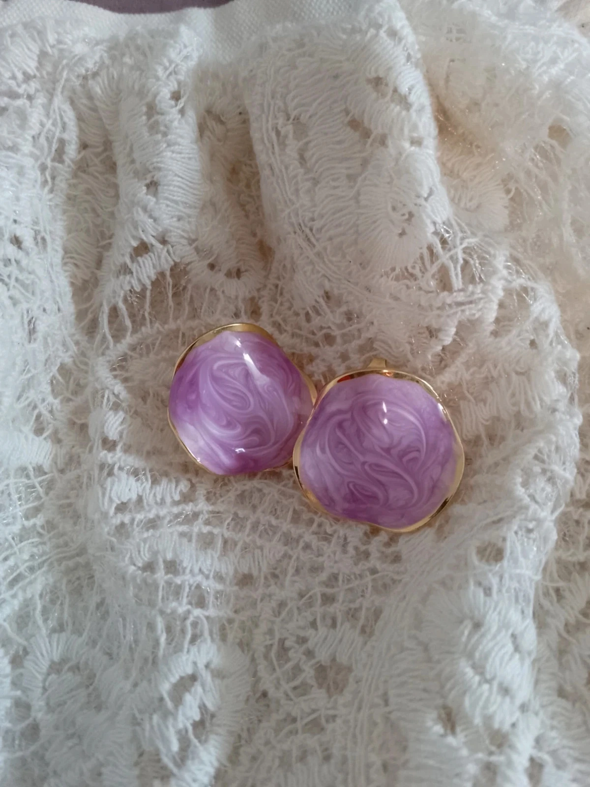 Boucles d'oreilles bohèmes acier et émail lila